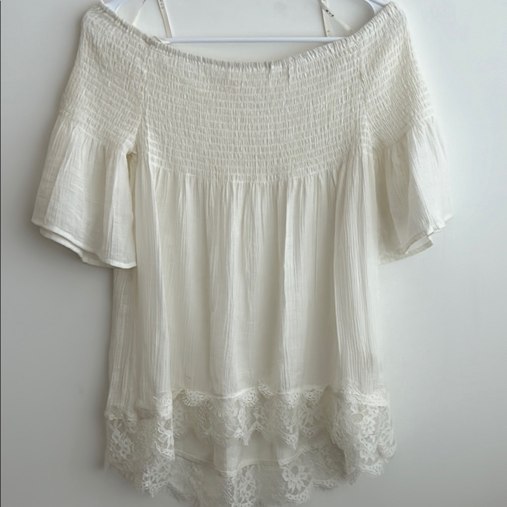 E & M Elegant White Off-Shoulder Top size M